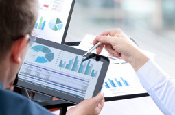 How to Become a Financial Analyst